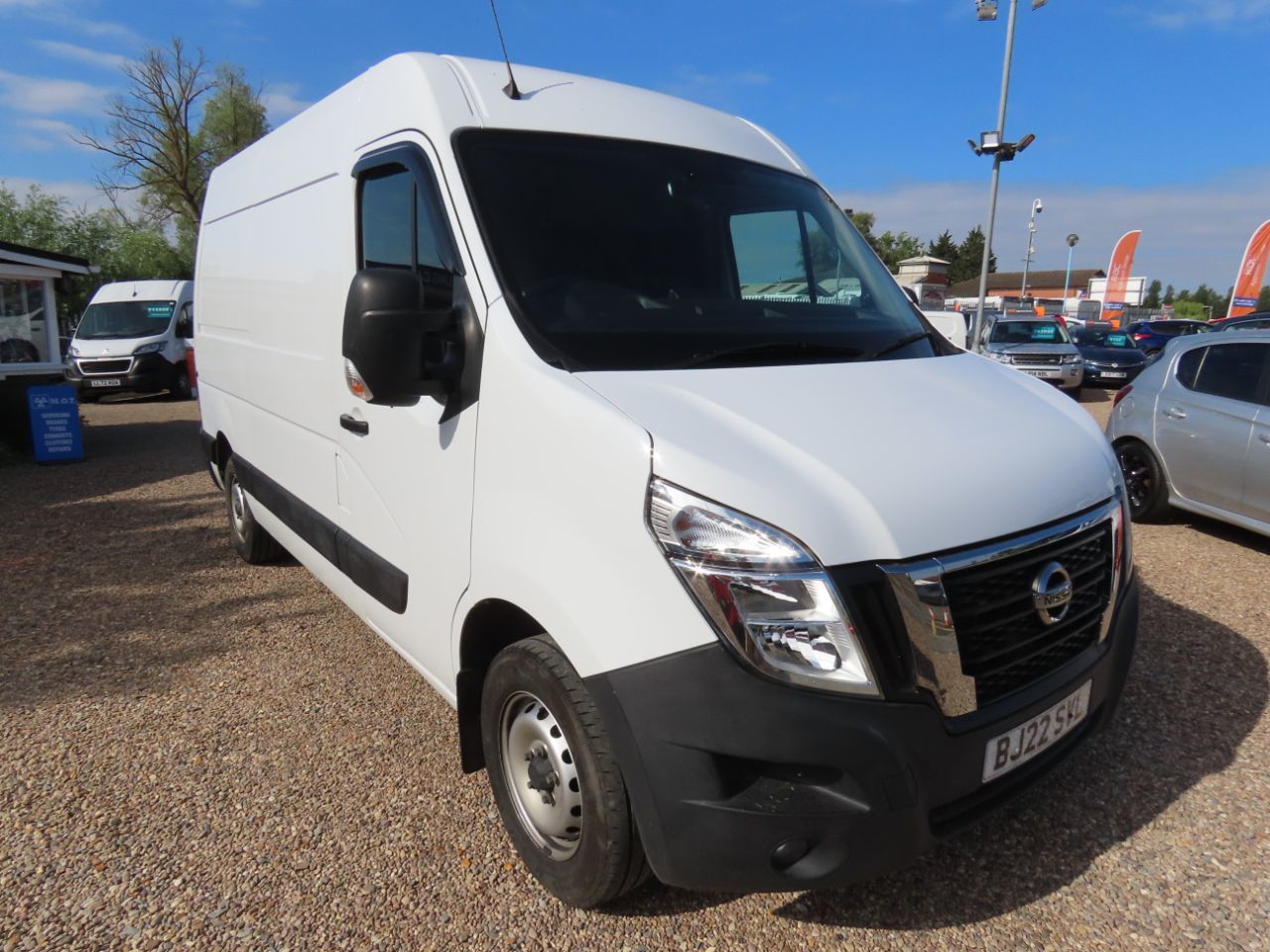 2022 Nissan Interstar